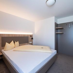 Zimmer mit Queensize-Bett